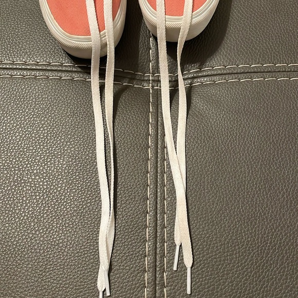 Women’s size 5 vans shoes. Pink and blue and cream. GUC. - Picture 3 of 12